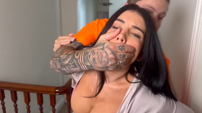 Tatti Roana captured with handgag by escaped convict