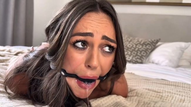 lawyer-lauren-rice-bound-gagged-toyed-by-mila-amora-bondage-16