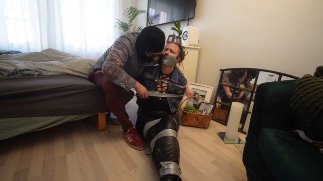 taylor-loudmouth-tape-trap-blueeyedbondage-4